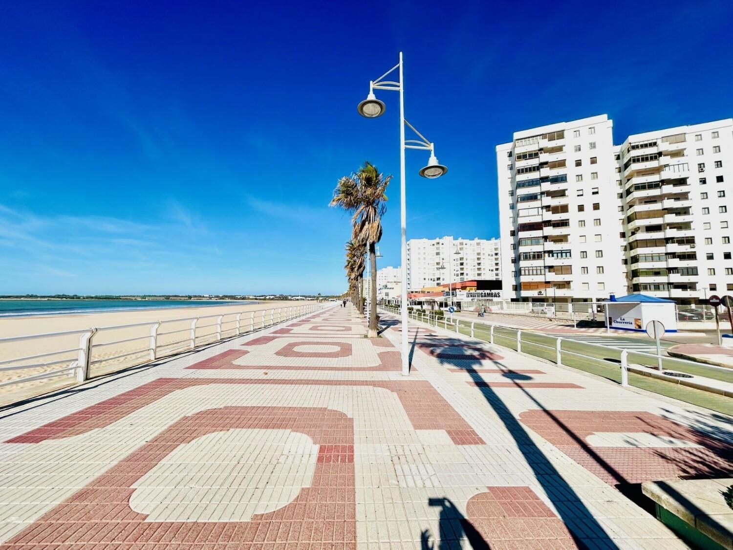 Gatu Arena " Preferente Mayores De 25 Anos Y Familias " Эль-Пуэрто-де-Санта-Мария Экстерьер фото